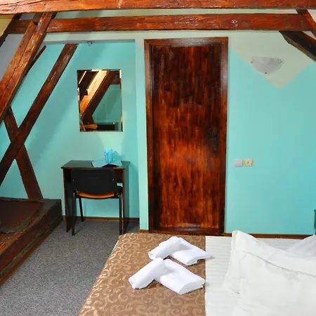 Flamingo Pensión 3*