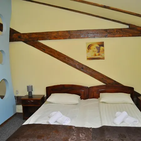 Pensión Flamingo 3*