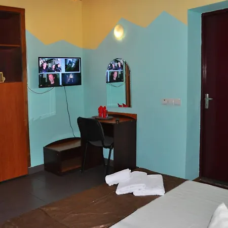 Flamingo Pensión 3*